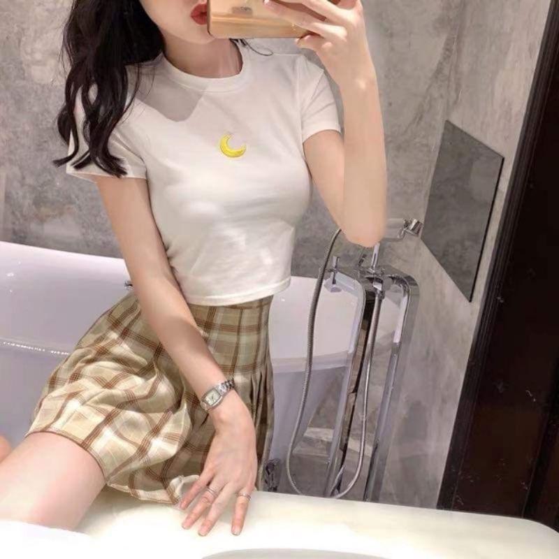 Áo croptop thêu mặt trăng vàng CH-MT00