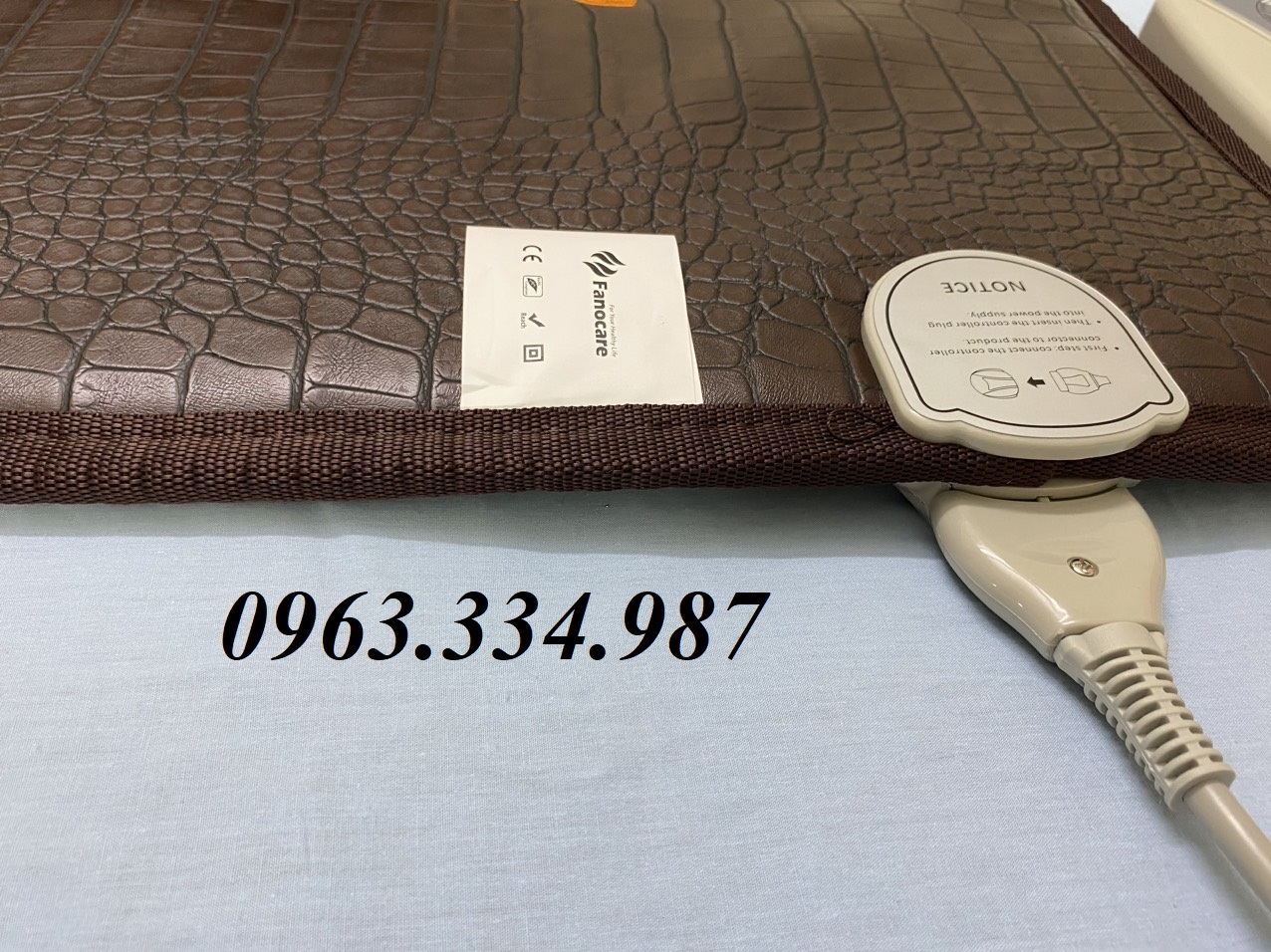 Thảm/Nệm đá nhiệt nóng Fanocare KT 50x80cm đá mắt ngọc