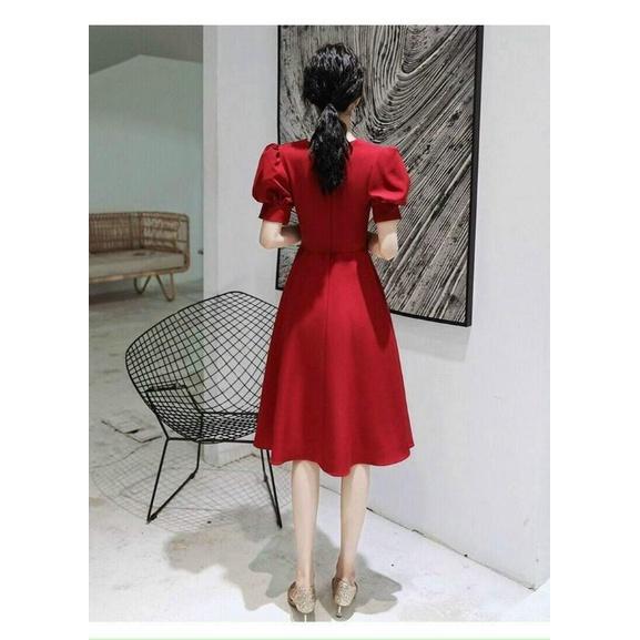 ĐẦM XOÈ CỔ SEN NÚT ĐÔI TAY PHỒNG