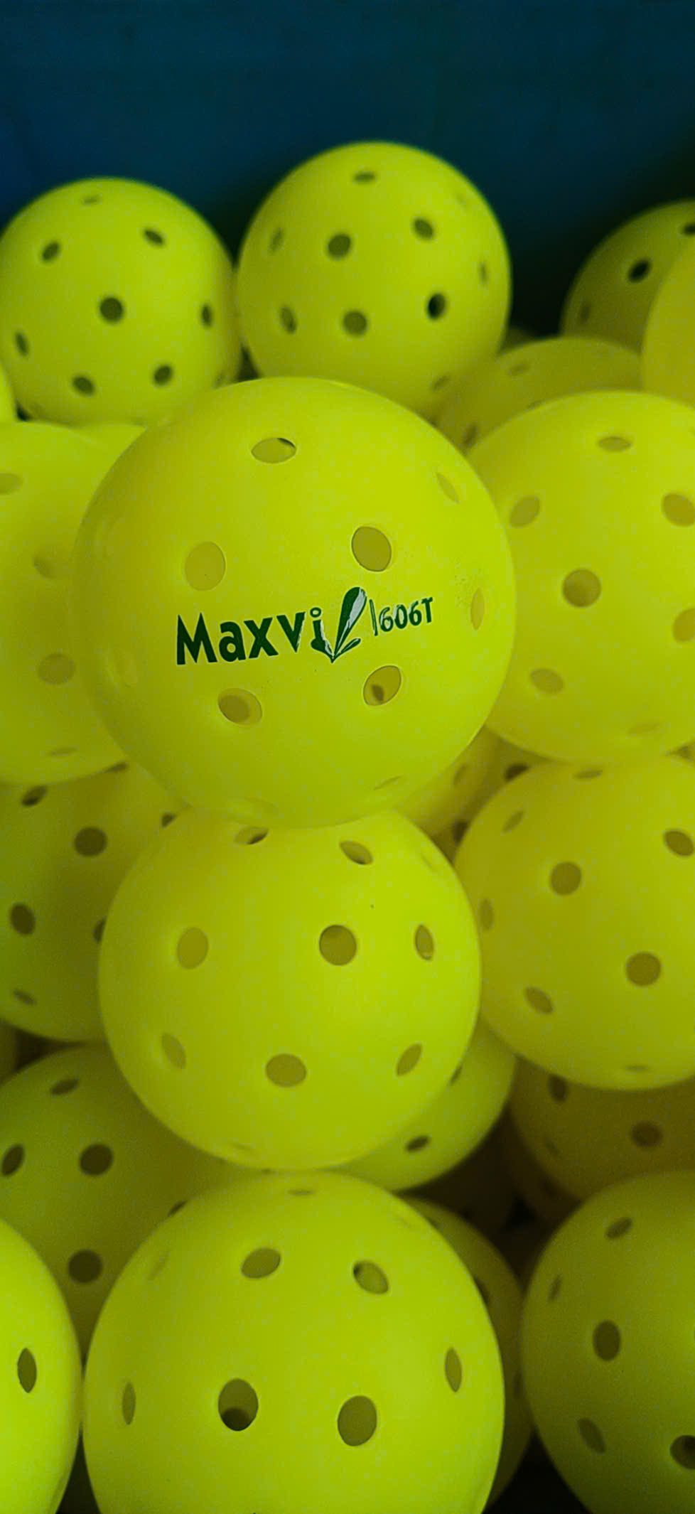 BÓNG PICKLEBALL MAXVI 606T - DÀNH CHO THI ĐẤU - 100% NHỰA PE