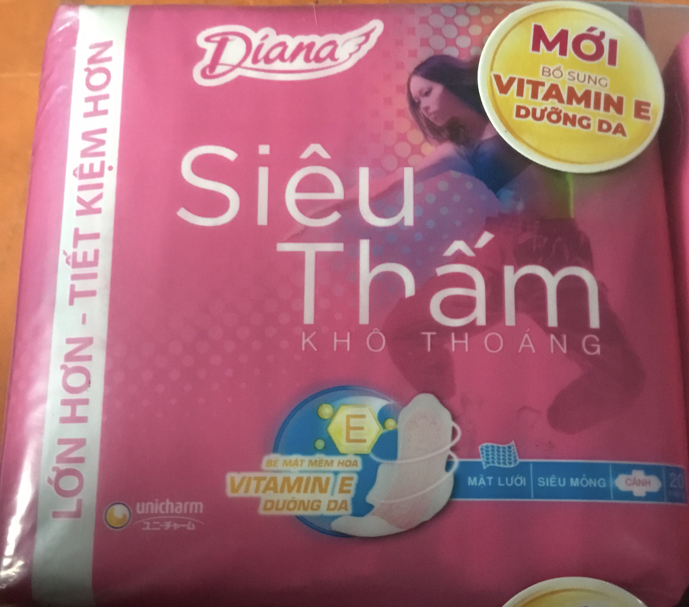 Gói Lớn 20 Miếng | Combo 4 Gói Băng vệ sinh Diana siêu thấm siêu mỏng cánh 20 Miếng 23cm - Date luôn mới