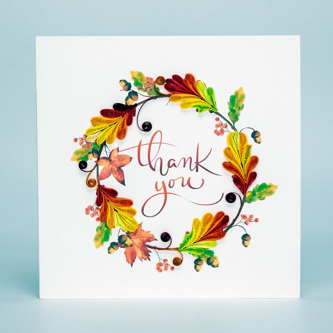 Vòng hoa cảm ơn cùng chữ &quot;Thank you&quot; - Thiệp giấy xoắn 15 x 15 cm - Thiệp chúc mừng nhân dịp cảm ơn