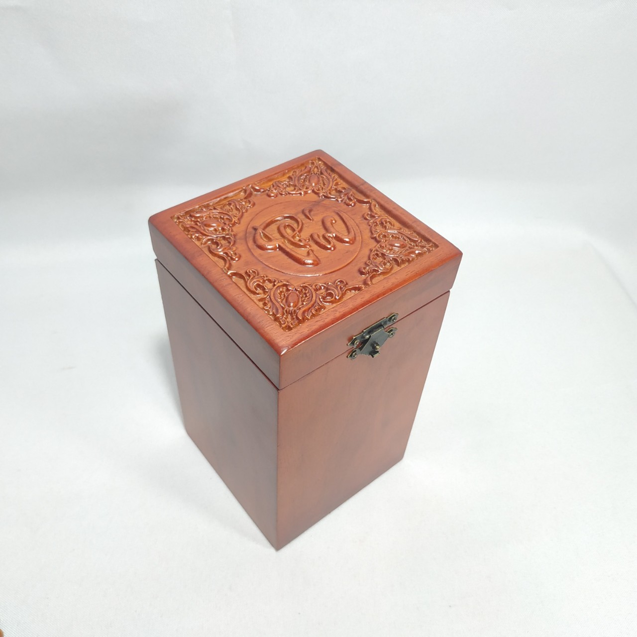 Hộp đựng trà - hũ đựng trà gỗ hương ta chữ phúc vuông loại cao 18cm