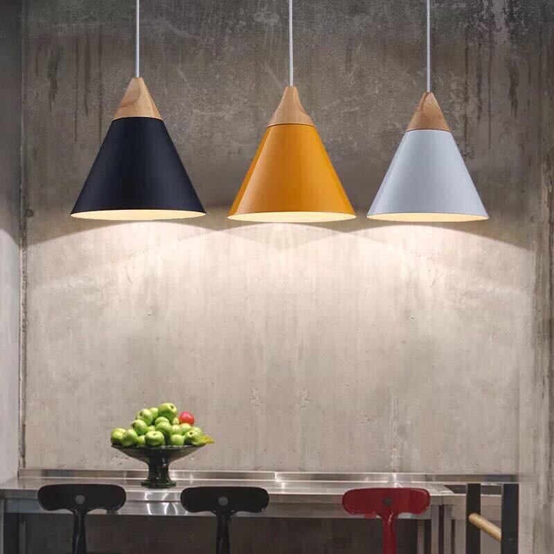 Đèn chao thả chuôi gỗ