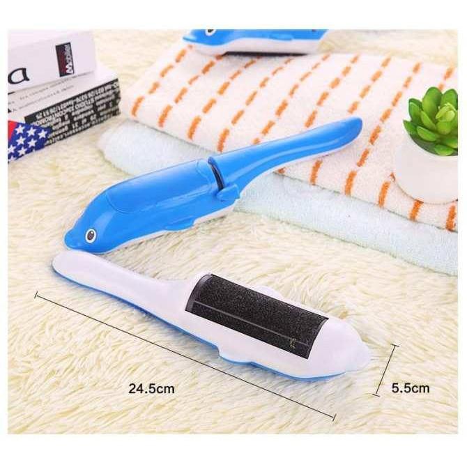 Dụng cụ lăn bụi Quần Aó Hình Con Cá Heo
