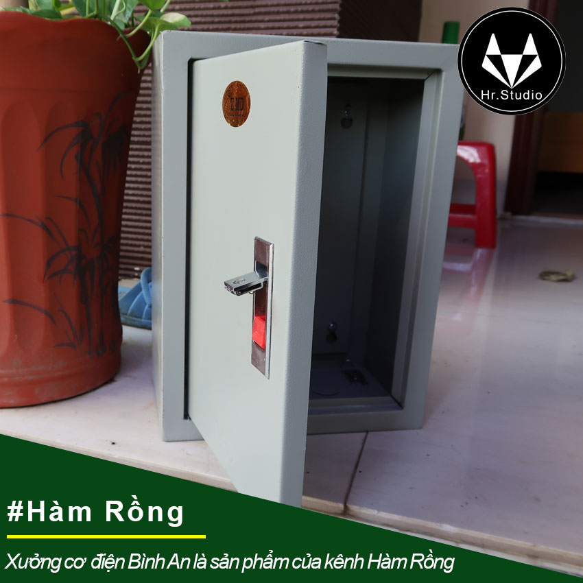 Vỏ tủ điện nổi EMD sơn tĩnh điện 30x20x15 công nghiệp sơn màu xám