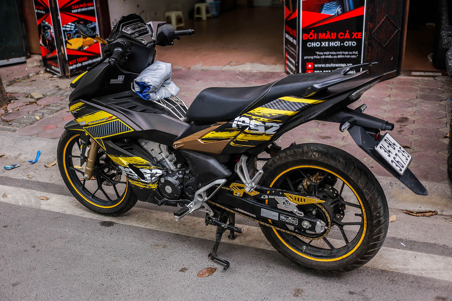 Tem trùm Winner X Black Yellow