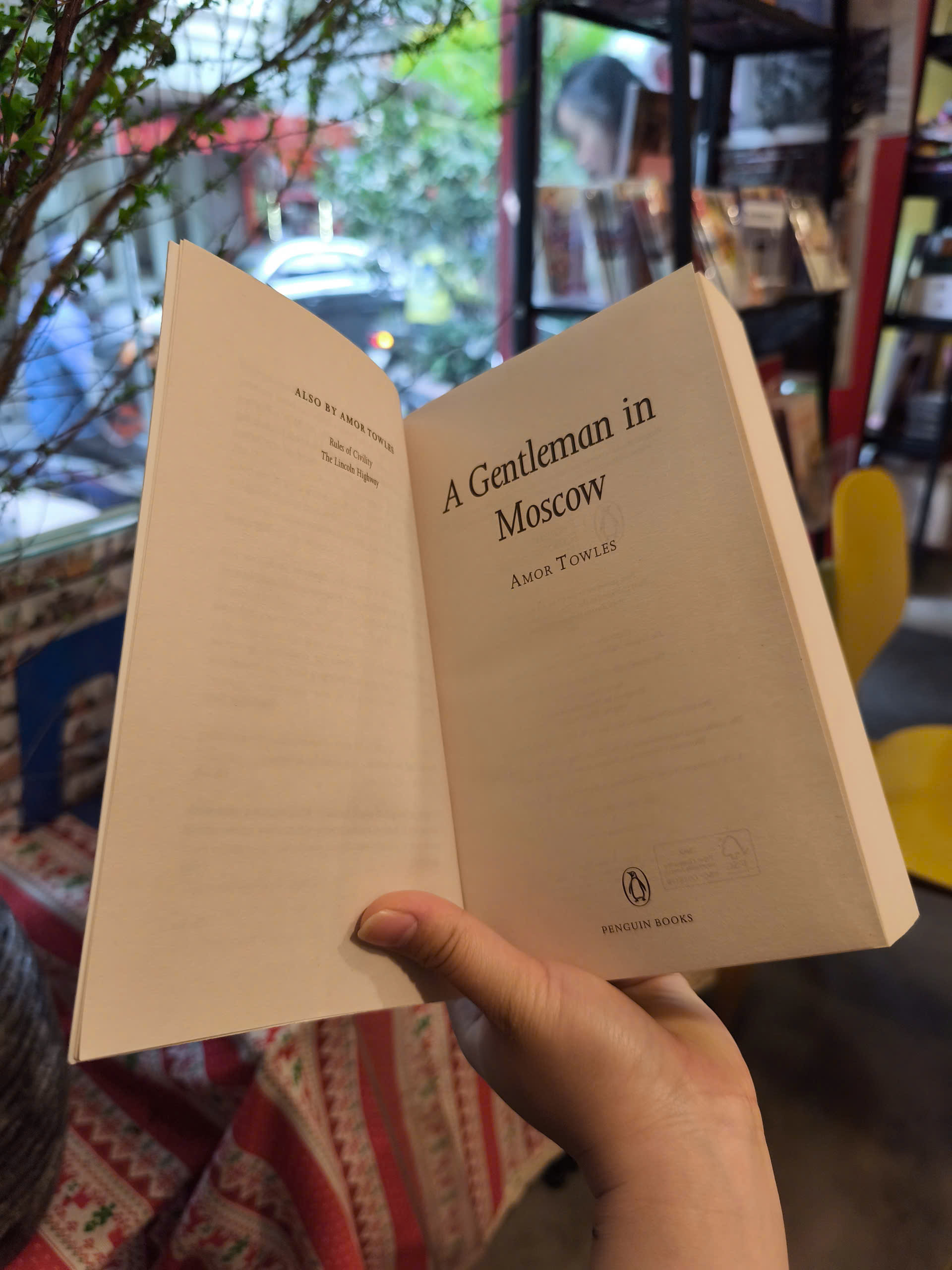 Sách - A Gentleman in Moscow by Amor Towles - Historical Fiction/Fiction/Sách Ngoại Văn