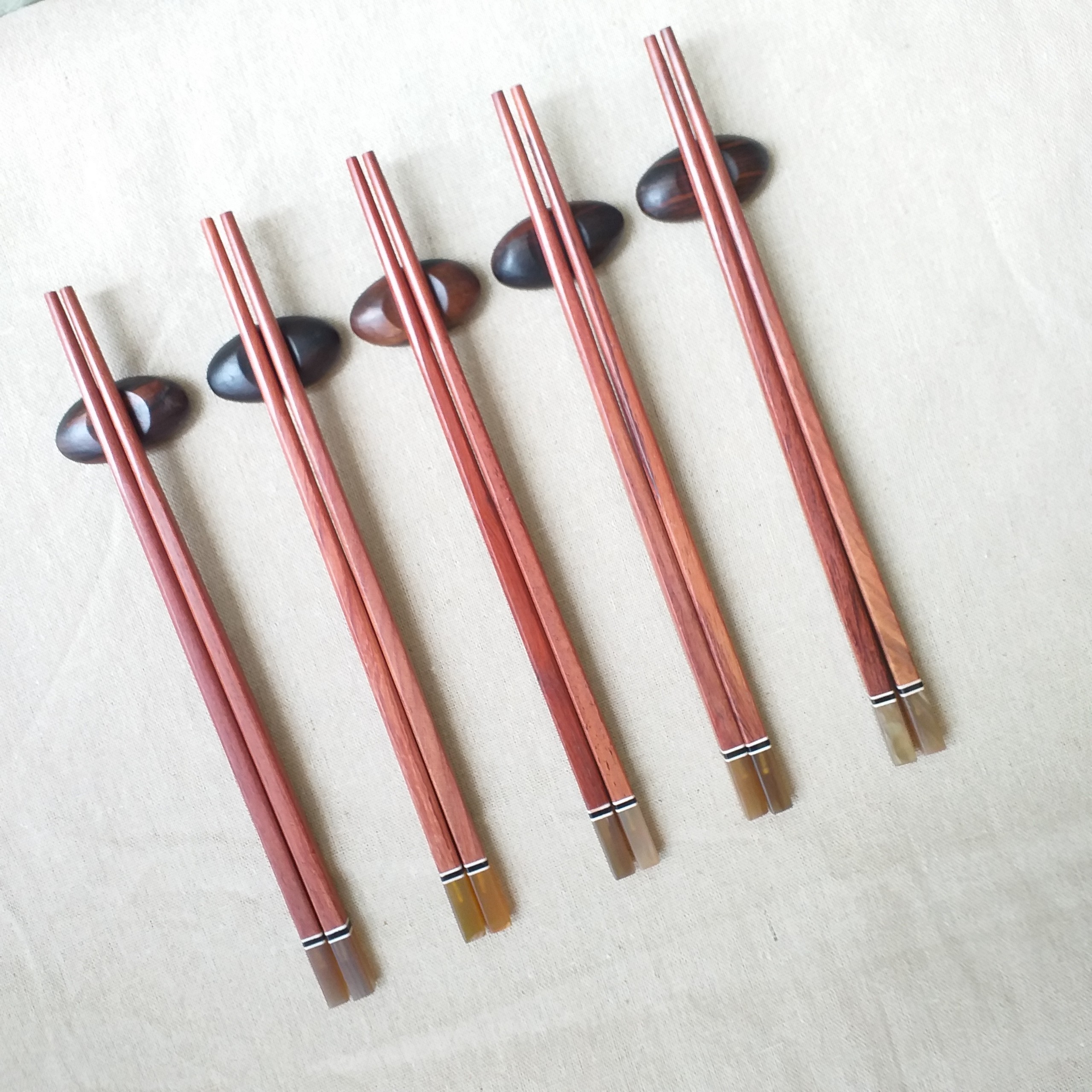Đũa gỗ Cẩm vuông tự nhiên 24,5cm-