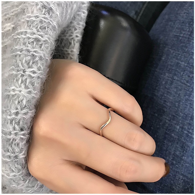 Nhẫn Lượn Sóng Titan Ko Đen TT 3473