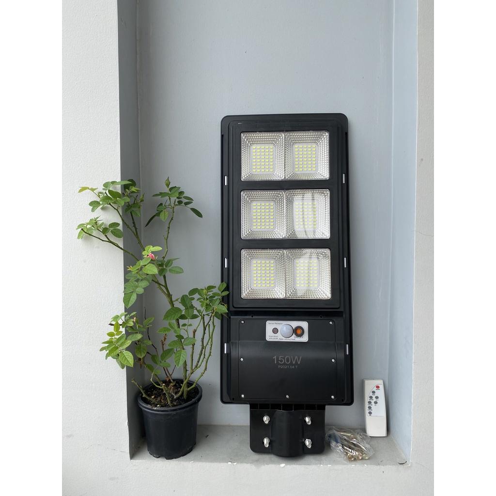 Đèn đường liền thể NLMT 150W, có remote