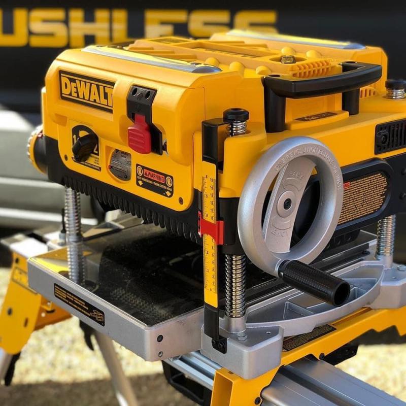 Máy bào 15AMP DW735 DEWALT - Hàng chính hãng