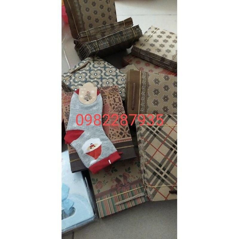 Hộp quà noel, túi quà đựng tất hoặc quà tặng giáng Sinh