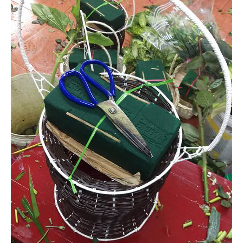 Bột cắm hoa cắt cành Longlife SG của Israel - Food For Cut Flower , giúp shop hoa bảo quản hoa tươi lâu và không thay nước, cắt tỉa gốc hay hạn chế thay hoa định kỳ theo tuần