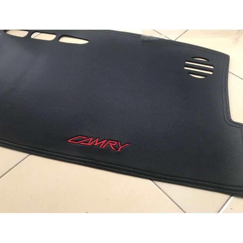 Thảm Chống Nắng Taplo Xe Toyota Camry 2022-2019 Mẫu Da Carbon, Nhung Lông Cừu Cao Cấp Load Ô Tô