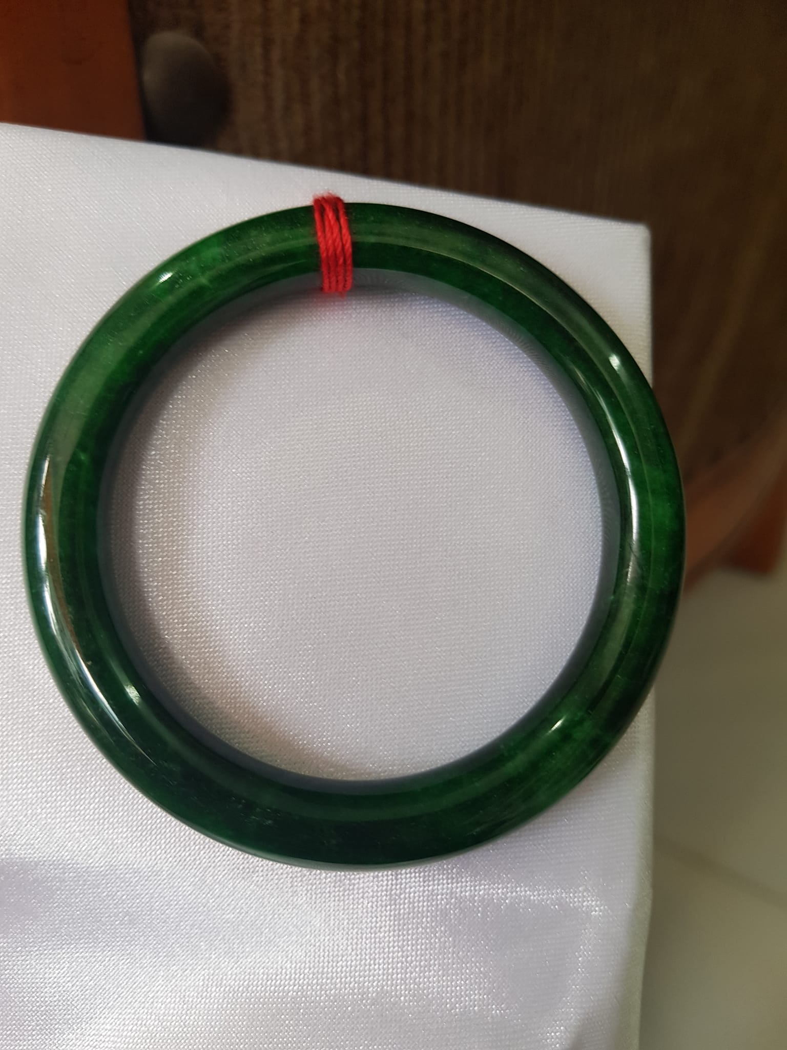 Vòng tay đá cẩm thạch Sơn Thủy size 48mm x cọng 8mm   Màu Xanh Đậm bóng nữ 40kg-48kg đeo   Hợp nữ mệnh Thủy mệnh Mộc ạ