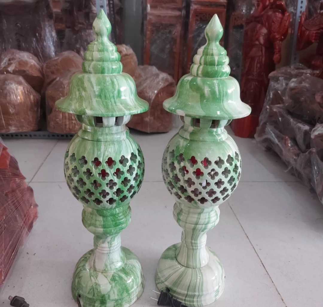 Đèn thờ gỗ cao cấp sơn phủ vân đá siêu đẹp cao 34cm