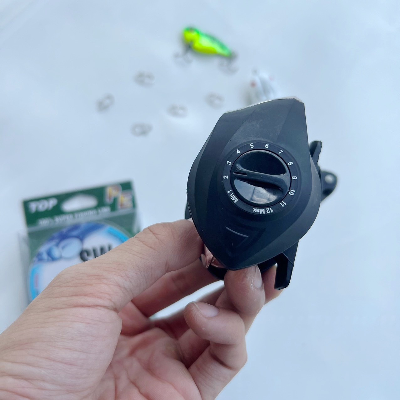 Bộ Cần Câu Lure Máy Ngang Cần Dawa Trắng + Máy Ngang Tặng Phụ Kiện