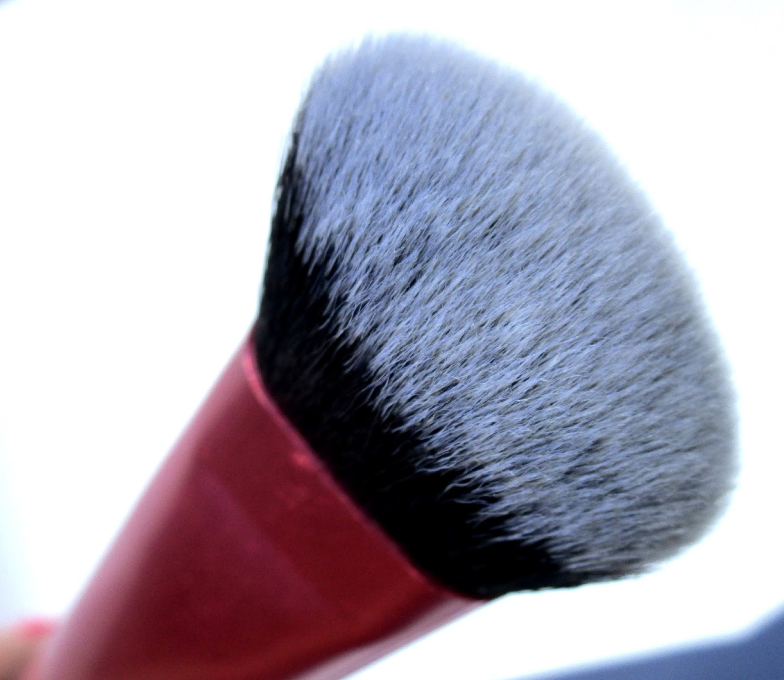 Cọ đánh nền &amp; tạo khối 2 trong 1 Real Techniques Sculpting Brush