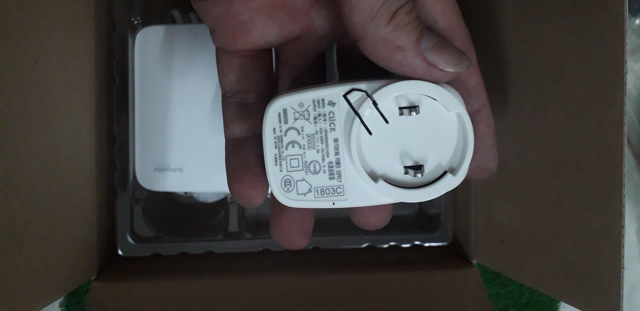 Bộ kết nối trung tâm U30IPGWZB Ulti Zigbee Schneider