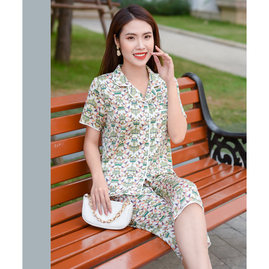 Bộ pijama lụa họa tiết xanh cao cấp Hoa Việt
