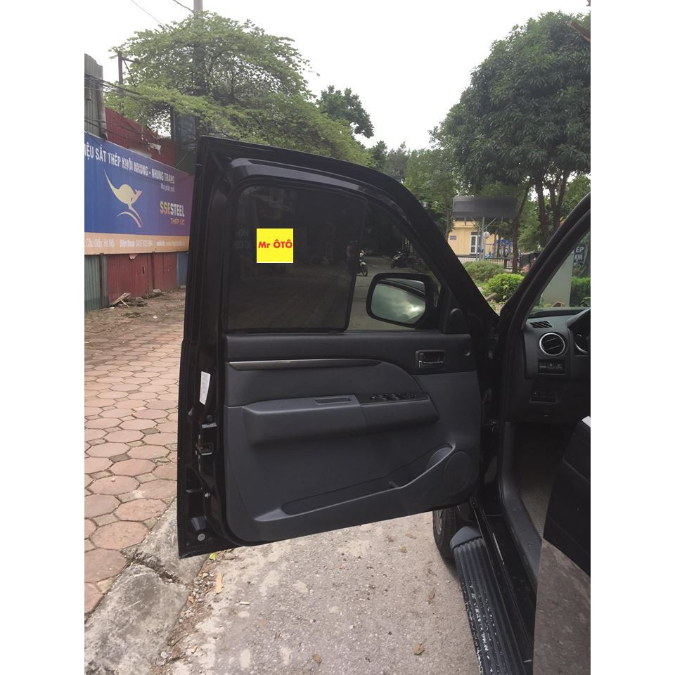 RÈM CHE NẮNG XE FORD EVEREST 2023, 2021, 2006- 2015, 2017- 2020, 2021, 2022 có hút nam châm