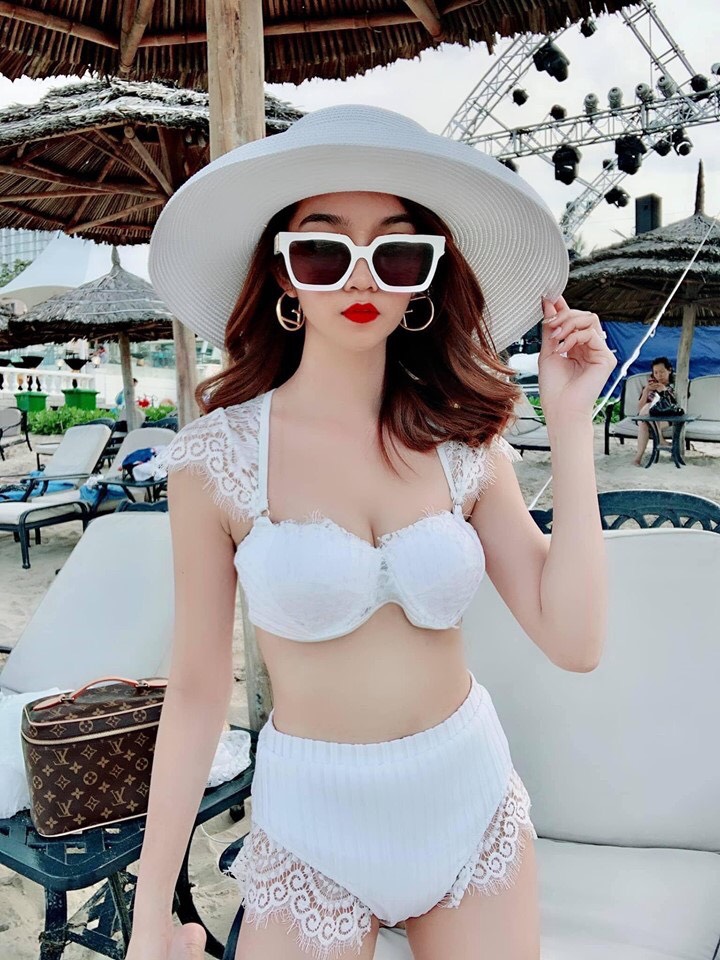 Bikini 2 mảnh ren vai cạp cao phom Quảng Châu