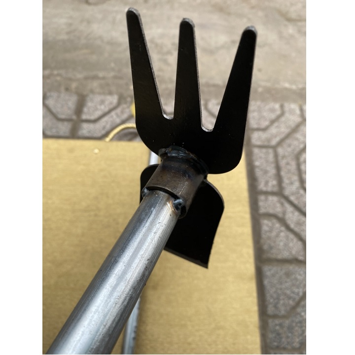 Cuốc cào xới đất có cán 30cm