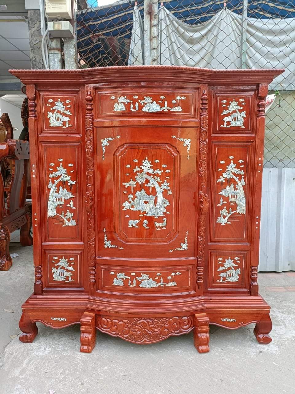 Tủ thờ bụng phệ gỗ tràm,tủ thờ gia tiên khảm trai ngang 1m07