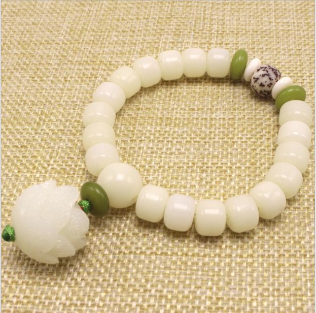 Vòng tay chuỗi hạt kim cang bồ đề trắng cao cấp đính hoa sen 3 tầng nhụy đỏ tuyệt đẹp