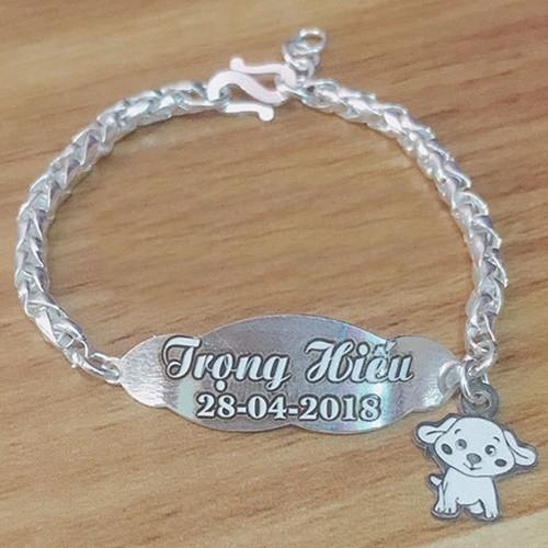 Vòng tay trẻ con Bạc Quang Thản khắc tên theo yêu cầu cho bé từ 1-7t chất liệu bạc ta không xi mạ.