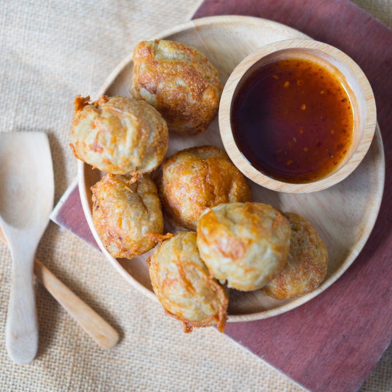 Tôm viên chiên, viên hải sản thả lẩu Đôi Đũa Vàng tươi ngon gói 420gr