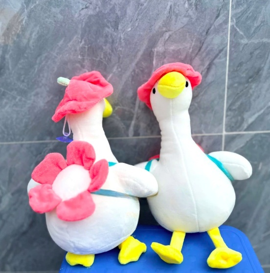 Thú nhồi bông ngỗng trắng đội mũ đáng yêu - Size 25cm - Quà tặng gấu bông vịt trắng êm mịn cho bé