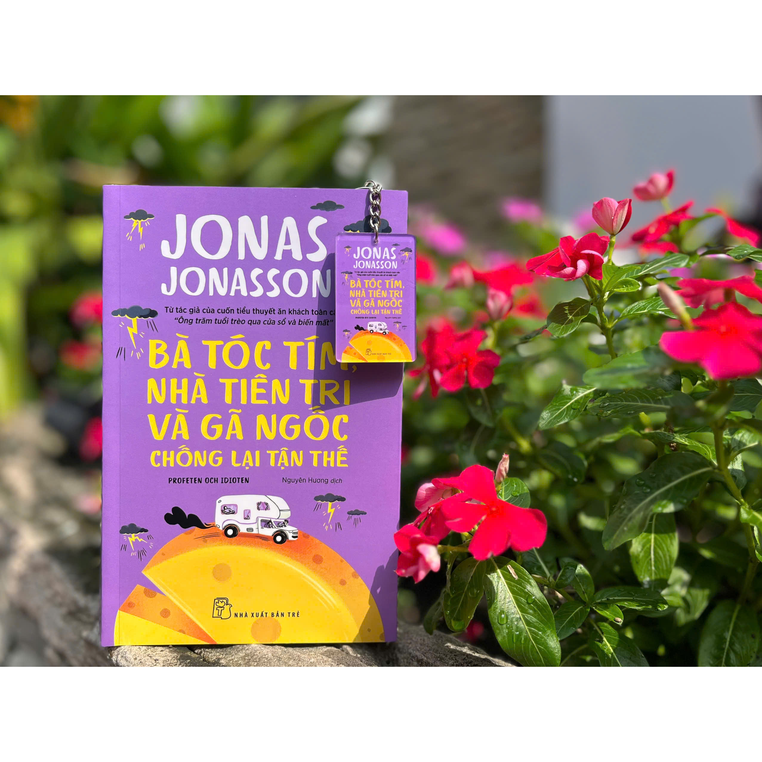 Bà tóc tím, nhà tiên tri và gã ngốc chống lại tận thế (Jonas Jonasson)