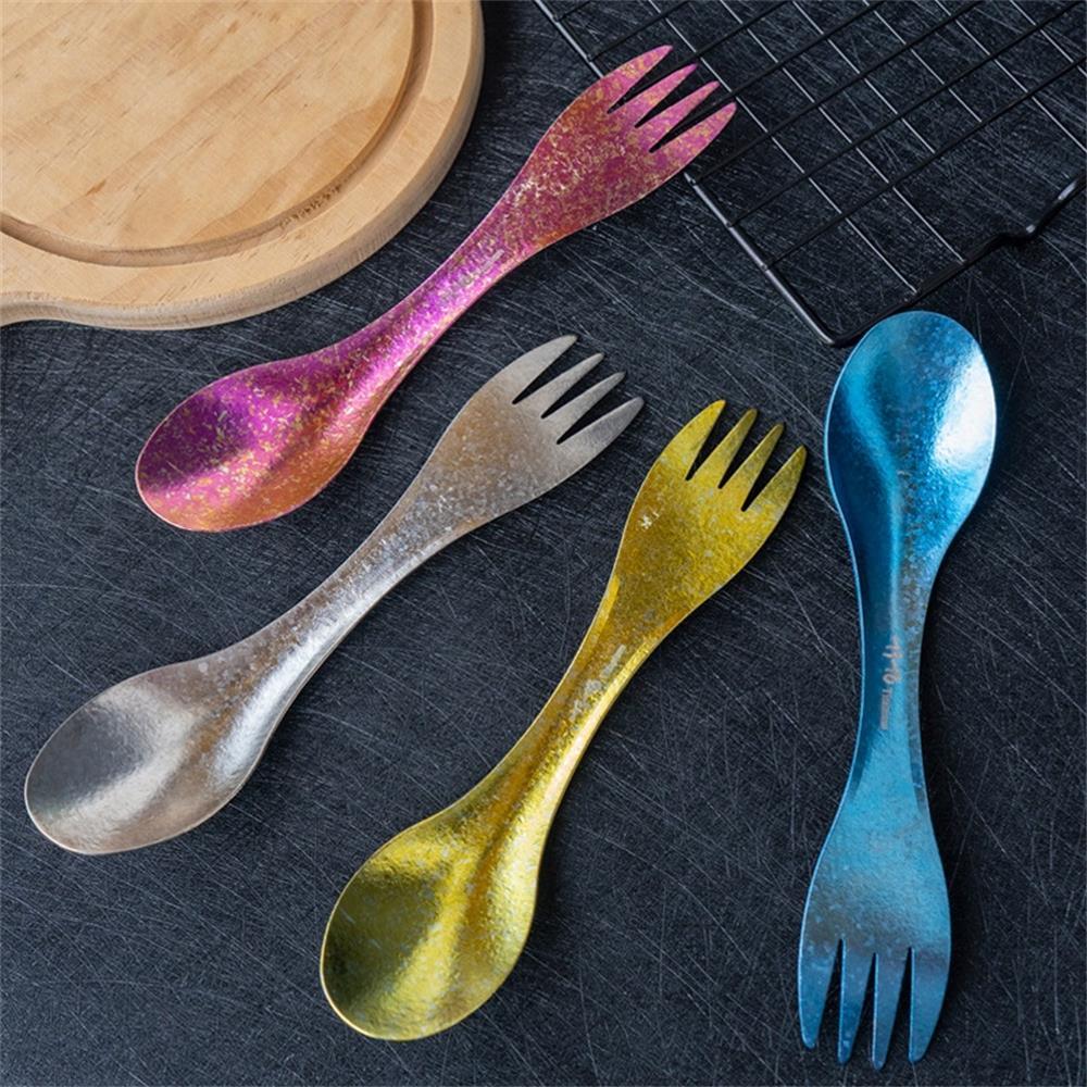 Muỗng cắm trại thiết kế 2 trong 1, vừa có thể dùng làm thìa, vừa làm nĩa đi cắm trại, dã ngoại