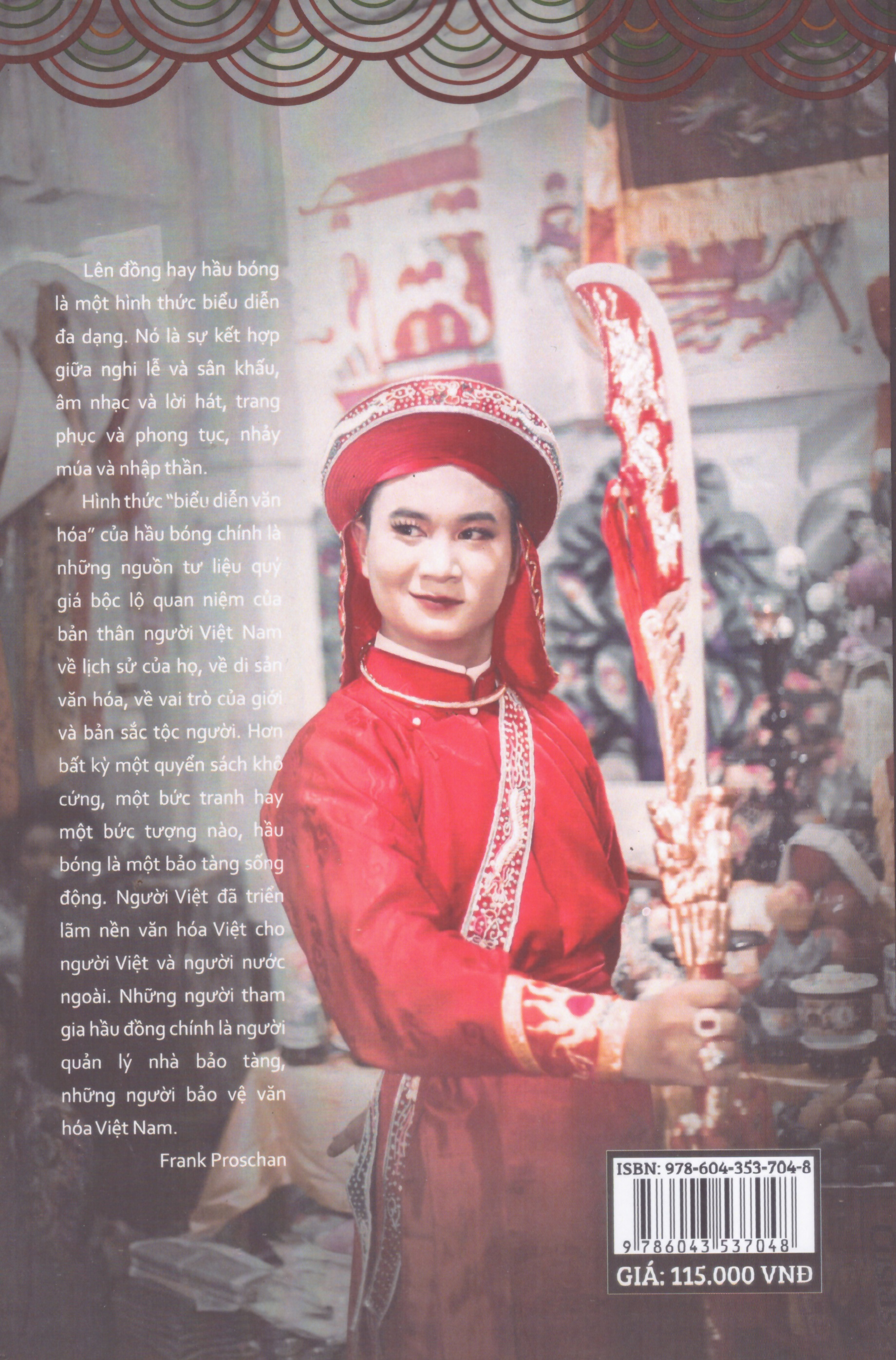 Hầu bóng – Một nghi lễ thờ cúng của người Việt được truyền sang Pháp