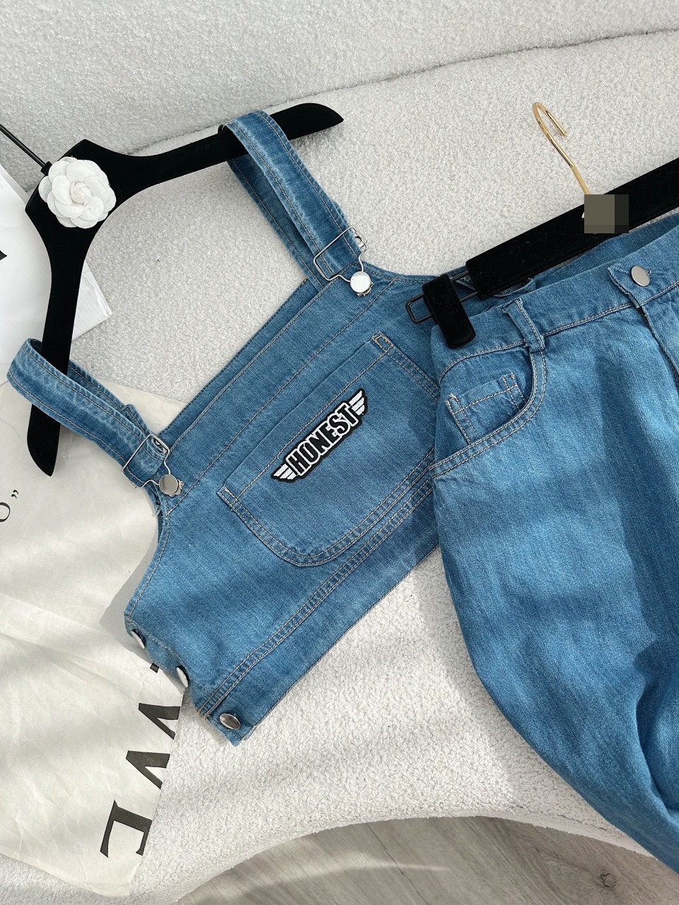 SET QUẦN SUÔNG DÀI ỐNG RỘNG LƯNG CAO JEANS DENIM + ÁO CROPTOP HAI DÂY SUÔNG TRƠN DẠO PHỐ ĐI CHƠI