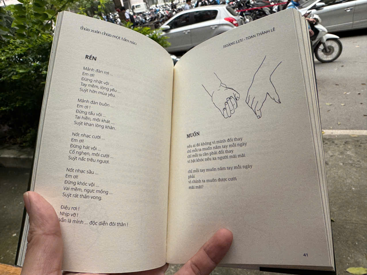 (Tập thơ) THỬA XUÂN CHỪA MỘT TẤM NÀO – Toan Thành Lê &amp; Hoàng Lưu - Domino Books – NXB Văn Học