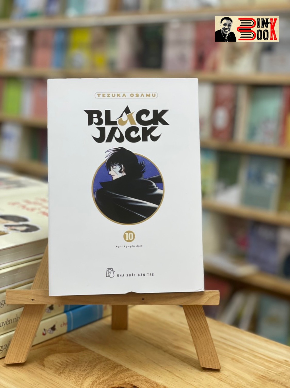 Black Jack 10 (Bìa cứng) tặng kẹm boxset đựng 10 tập đầu - NXB TRẺ