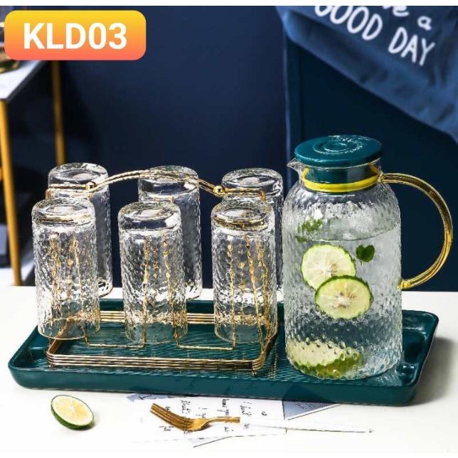 Bộ Bình 6 Cốc Thủy Tinh Chịu Nhiệt, Kèm Khay Và Gía Treo cốc Thủy Tinh Viền Vàng Cao Cấp