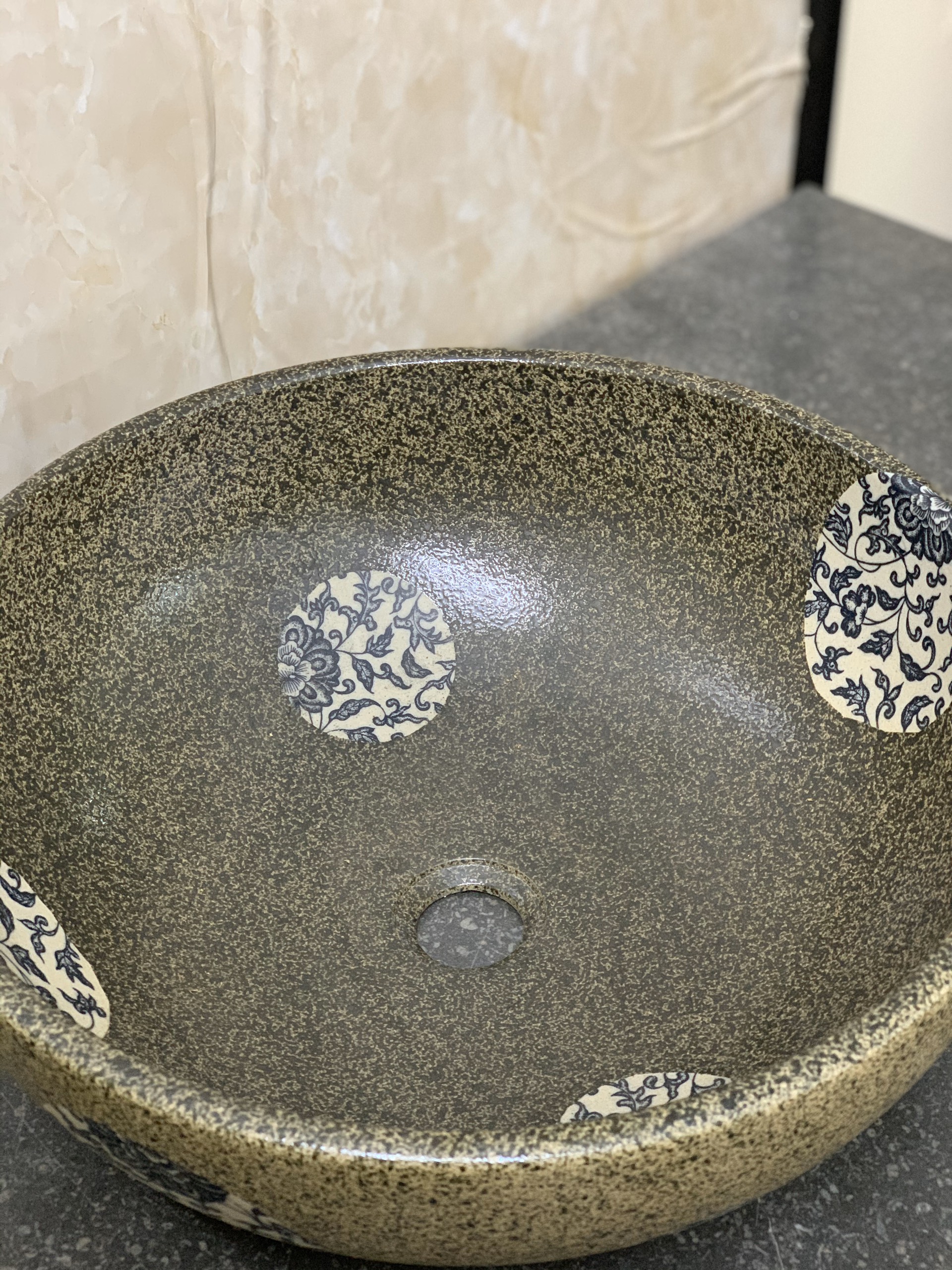 Chậu rửa lavabo gốm sứ đặt bàn LI-LAV0036 - Hoa văn vintage