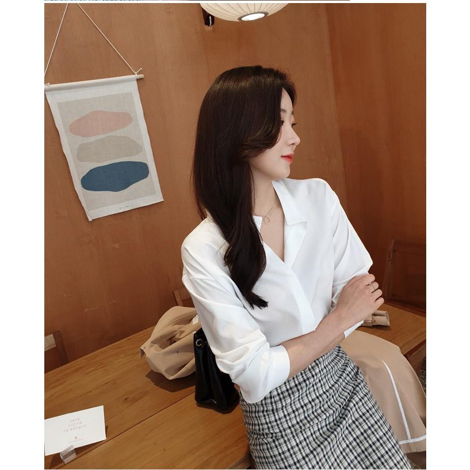 Q2080720 ÁO SƠ MI TRƠN MÀU GIẤU NÚT
