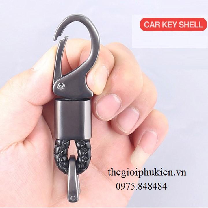 Ốp bọc chìa khóa xe Toyota Fortuner, Camry, Prado vân Carbon kèm móc đeo INOX