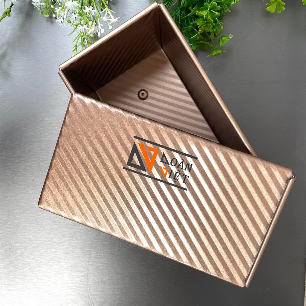 BÁNH MÌ SANDWICH vân GỢN SÓNG mẫu mới SIÊU ĐẸP CAO CẤP. Khuôn bánh mì gối Thép CARBON chống dính màu VÀNG SANG TRỌNG