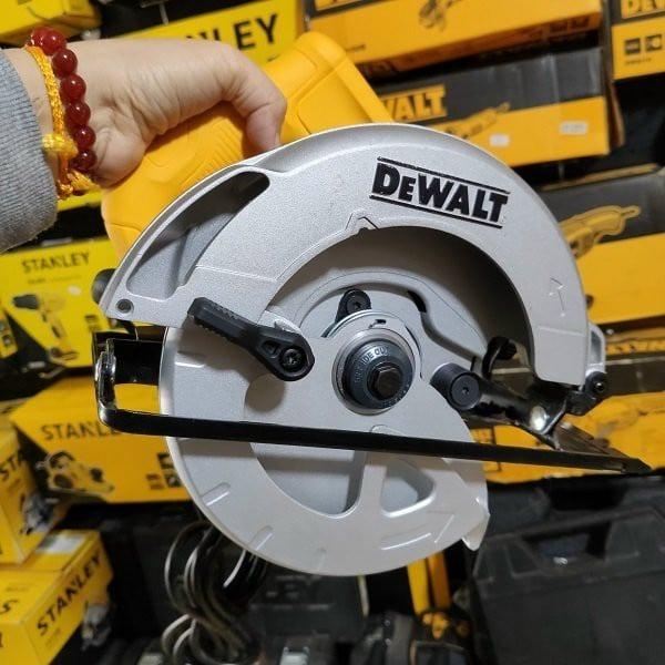 MÁY CƯA GỖ 1.200W DEWALT DWE561-B1- HÀNG CHÍNH HÃNG