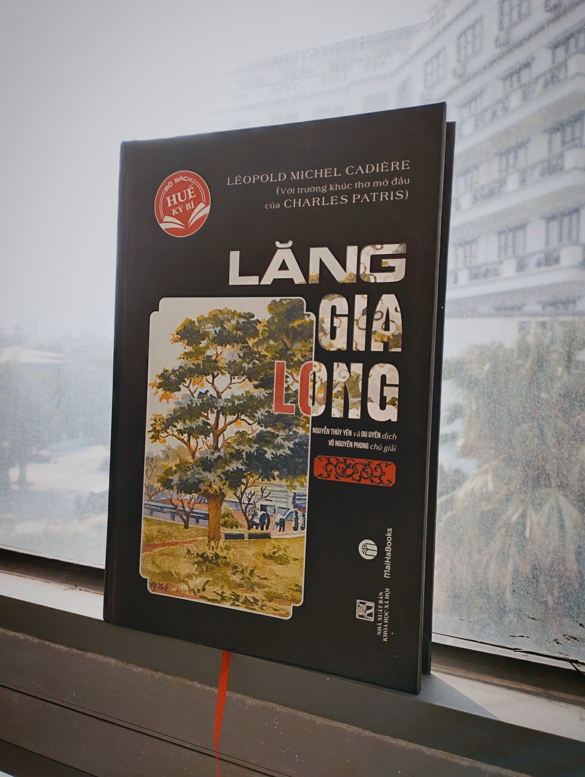 Sách : Lăng Gia Long