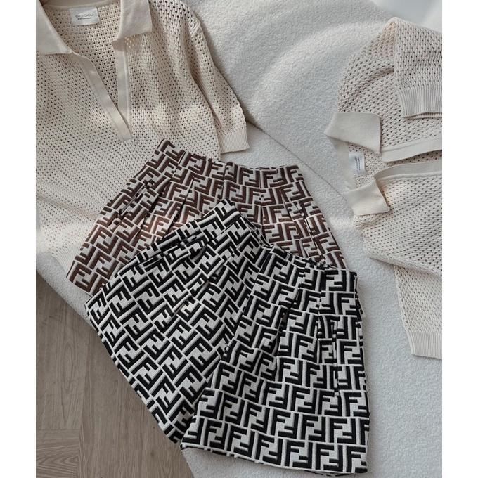 Áo polo ren đan + Quần short ống rộng monogram