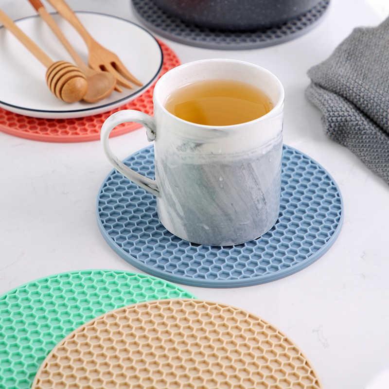 TẤM LÓT NỒI SILICON CÁCH NHIỆT CHỐNG TRƠN TRƯỢT HÌNH TỔ ONG - ĐẾ LÓT LY CỐC BẰNG SILICON CHỐNG NÓNG ĐƯỜNG KÍNH 17.5CM TI