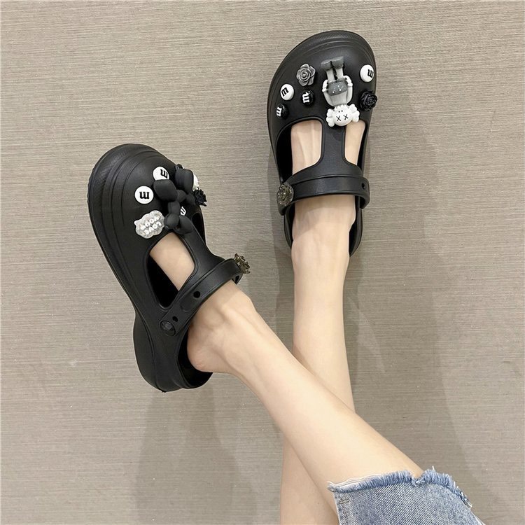 【Tặng kèm Stiker】Dép Sandal Sục Khoét Đế Dày Siêu Nhẹ Thoải Mái Thời Trang Cross Siêu Xinh