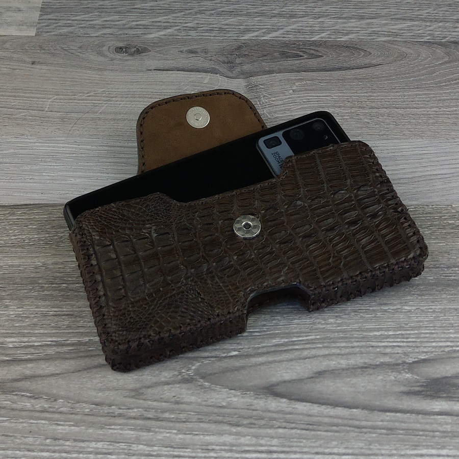 Bao Da Đeo Lưng dành cho Iphone X/XS Da Cá Sấu Màu Nâu Đất